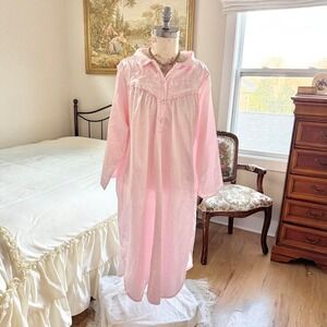 80s ashley taylor fits like a large pastel pink nightgown